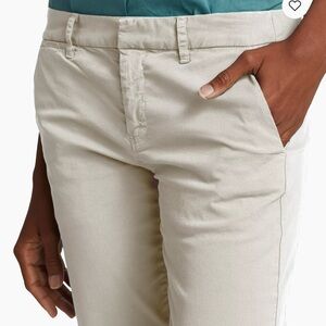 Nili Lotan East Hampton Pants in Eggshell. Size 4. Pristine Condition.